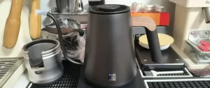 电热水壶漏水后还能使用吗
